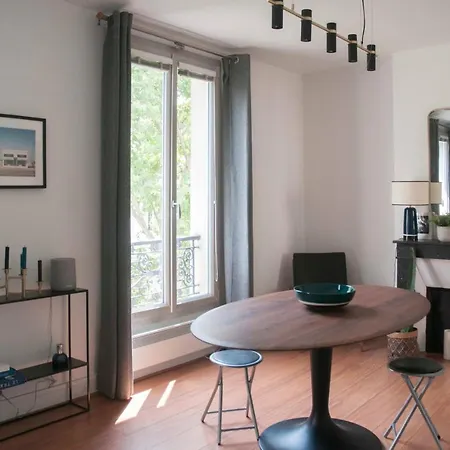 Lovely Apt Near Batignolles Park * 巴黎